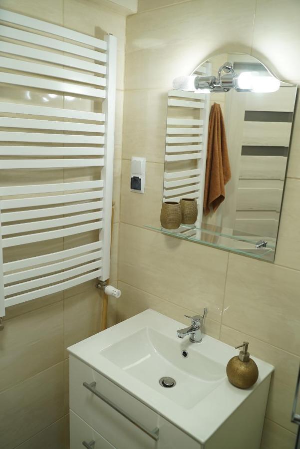 Apartament Naleczow Dom Pod Orzechami Exterior foto