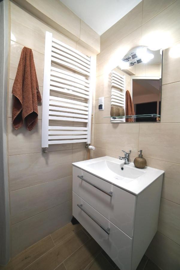 Apartament Naleczow Dom Pod Orzechami Exterior foto